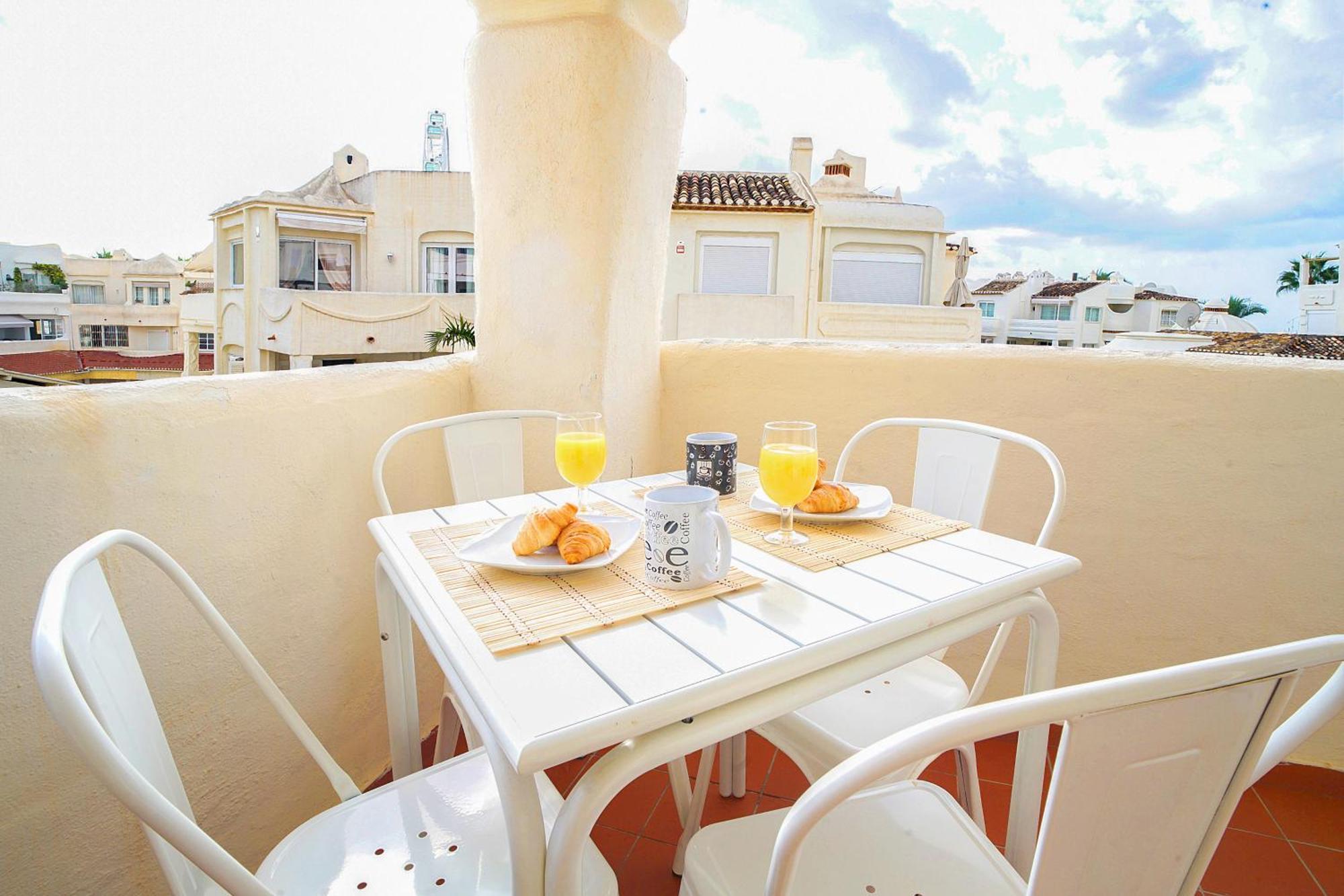 Apartmento En La Pequena Venecia, Puerto Marina ベナルマデナ エクステリア 写真