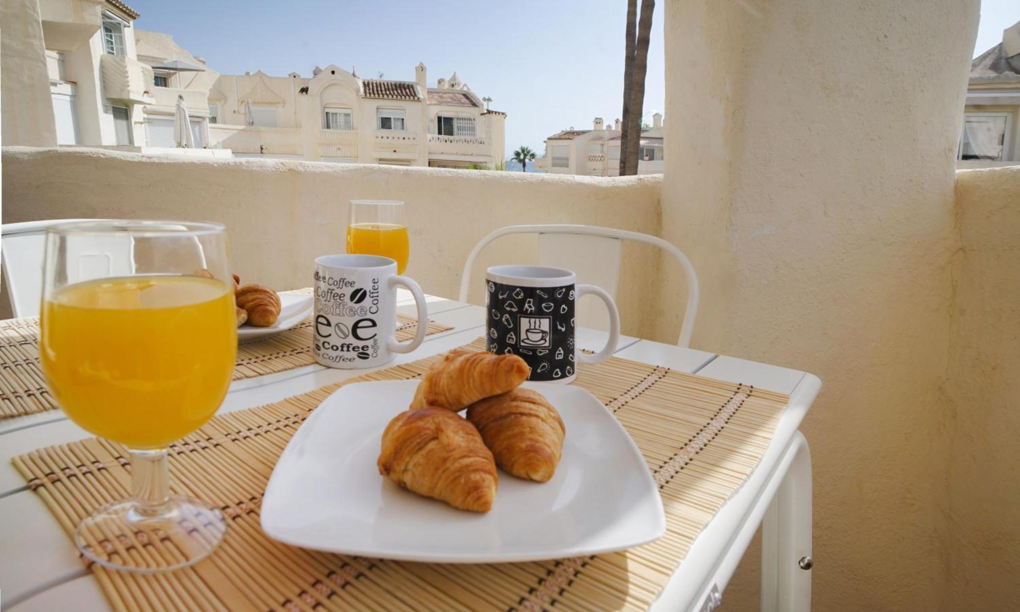 Apartmento En La Pequena Venecia, Puerto Marina ベナルマデナ エクステリア 写真