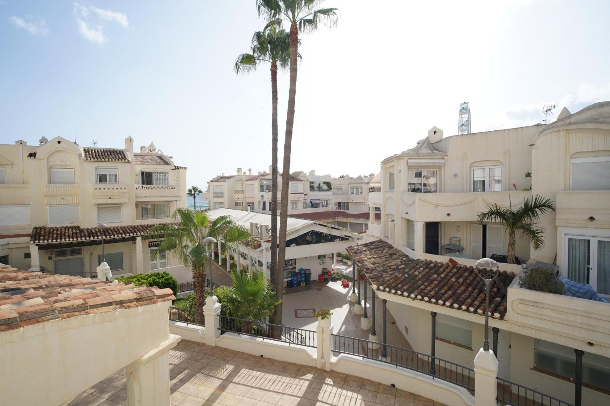 Apartmento En La Pequena Venecia, Puerto Marina ベナルマデナ エクステリア 写真