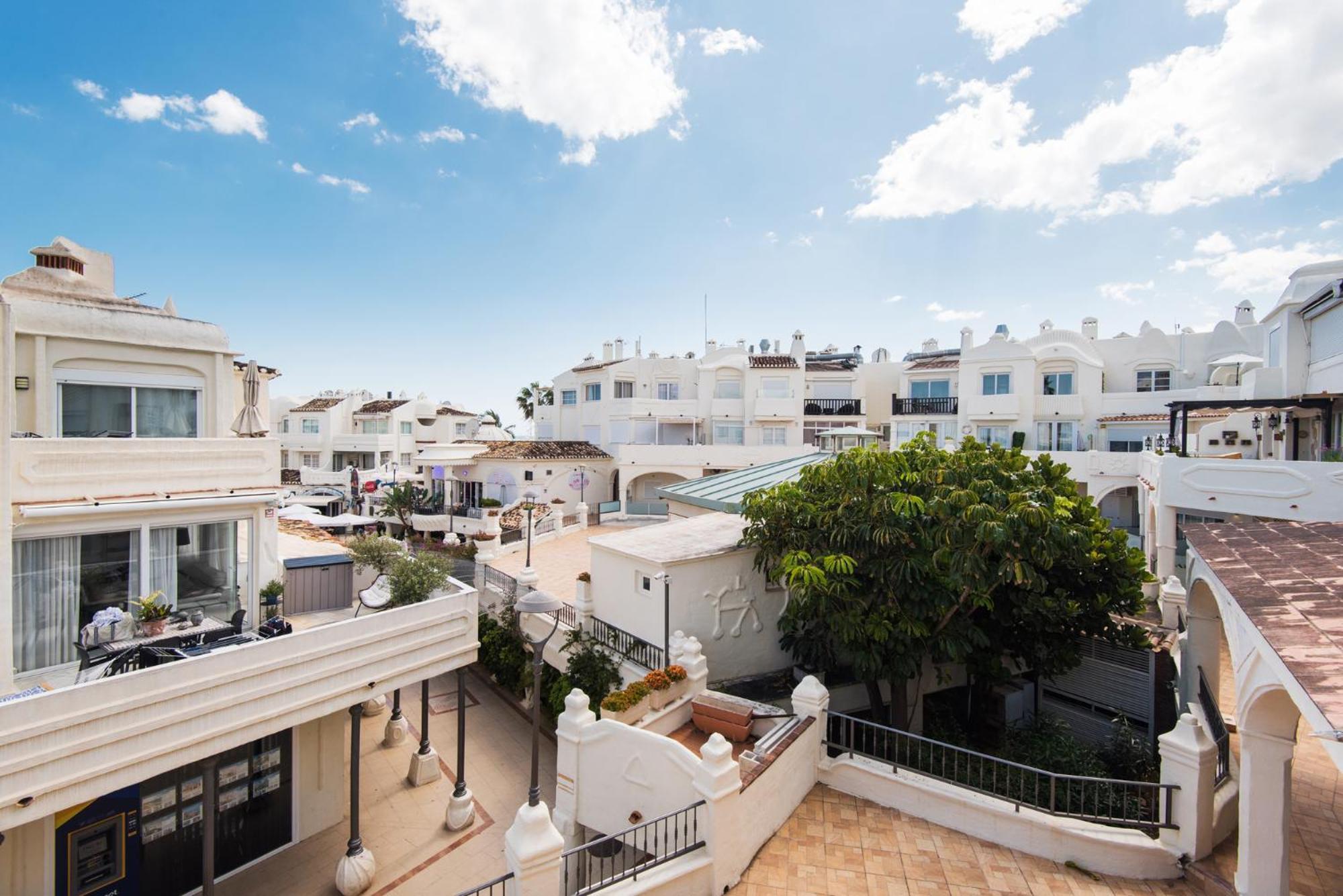 Apartmento En La Pequena Venecia, Puerto Marina ベナルマデナ エクステリア 写真
