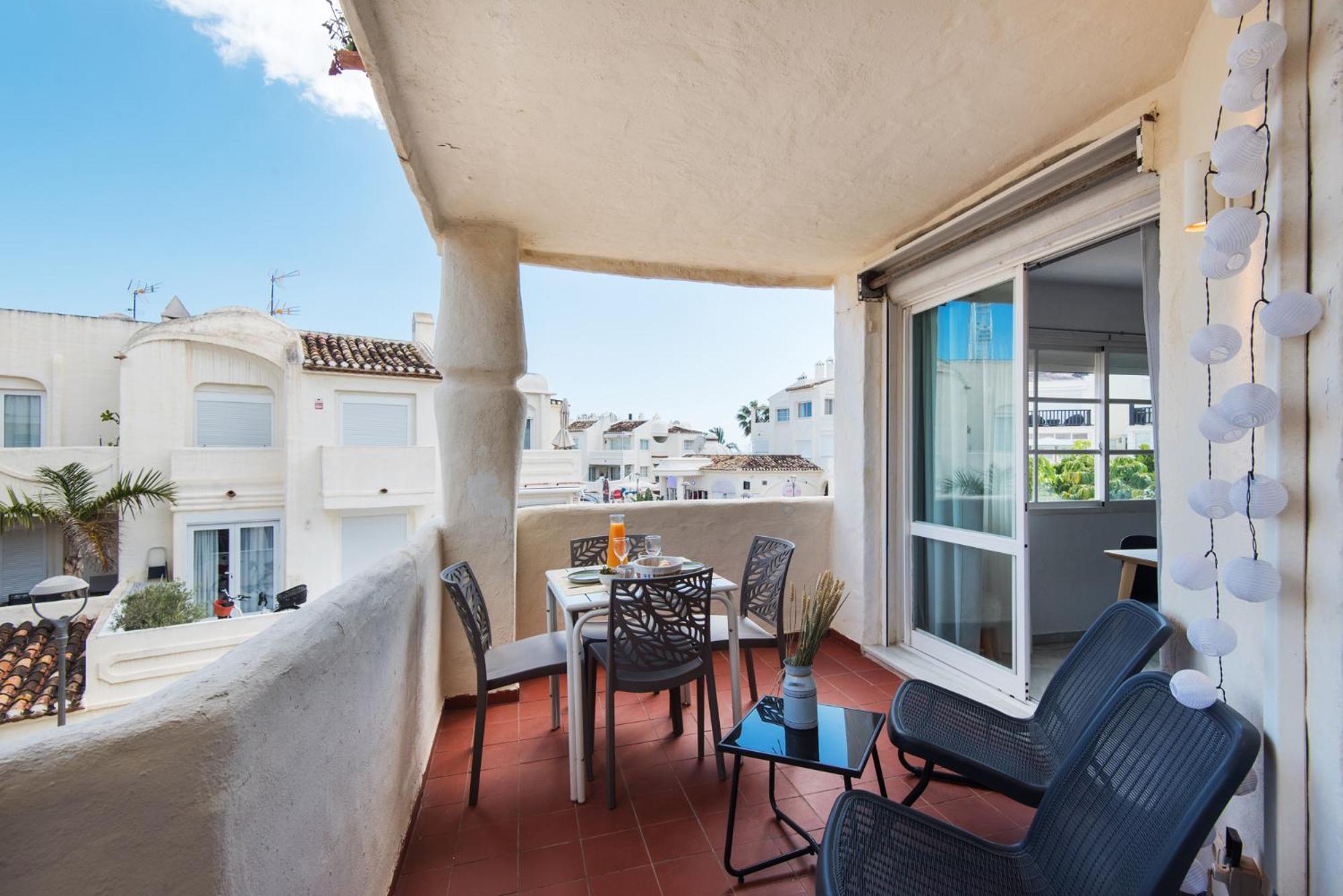 Apartmento En La Pequena Venecia, Puerto Marina ベナルマデナ エクステリア 写真