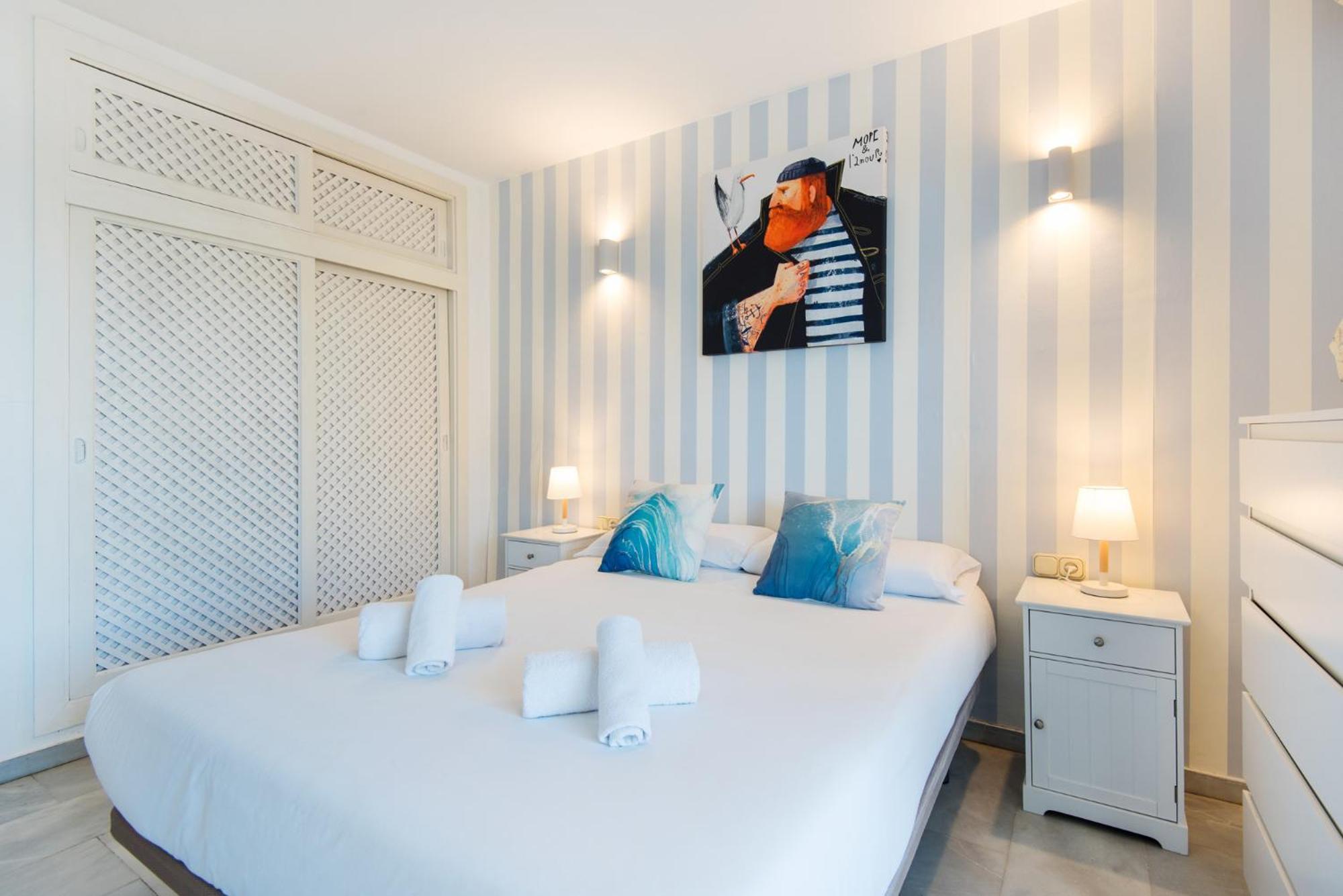 Apartmento En La Pequena Venecia, Puerto Marina ベナルマデナ エクステリア 写真