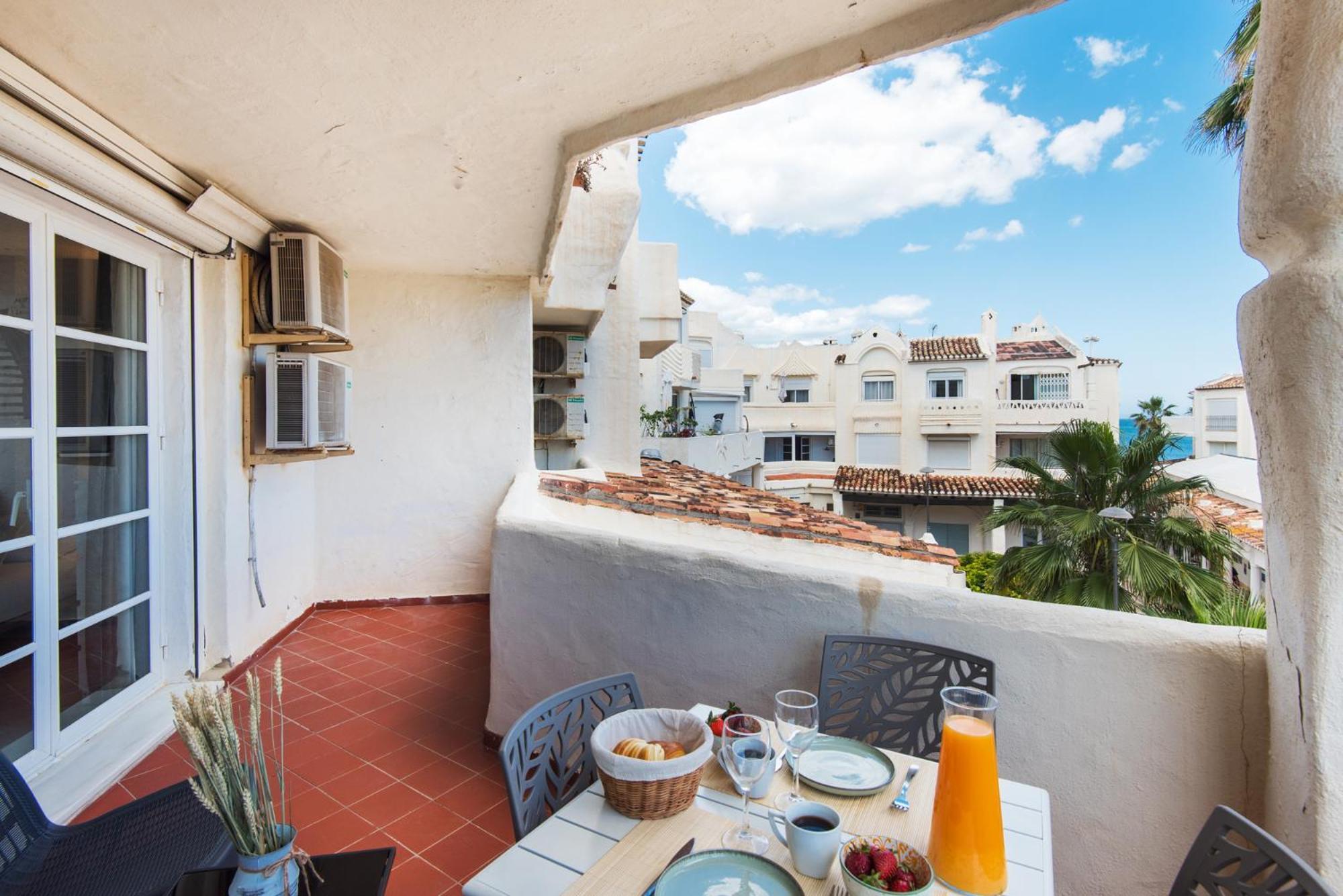 Apartmento En La Pequena Venecia, Puerto Marina ベナルマデナ エクステリア 写真