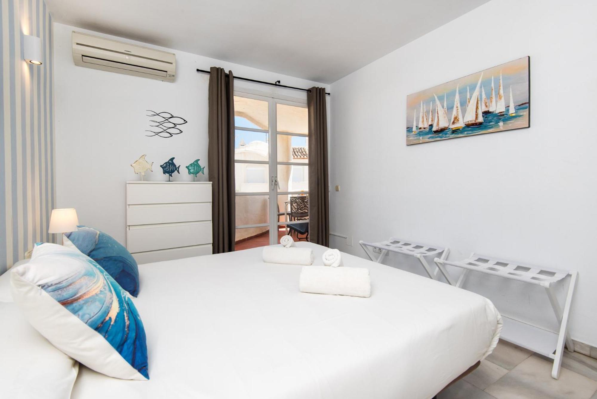Apartmento En La Pequena Venecia, Puerto Marina ベナルマデナ エクステリア 写真