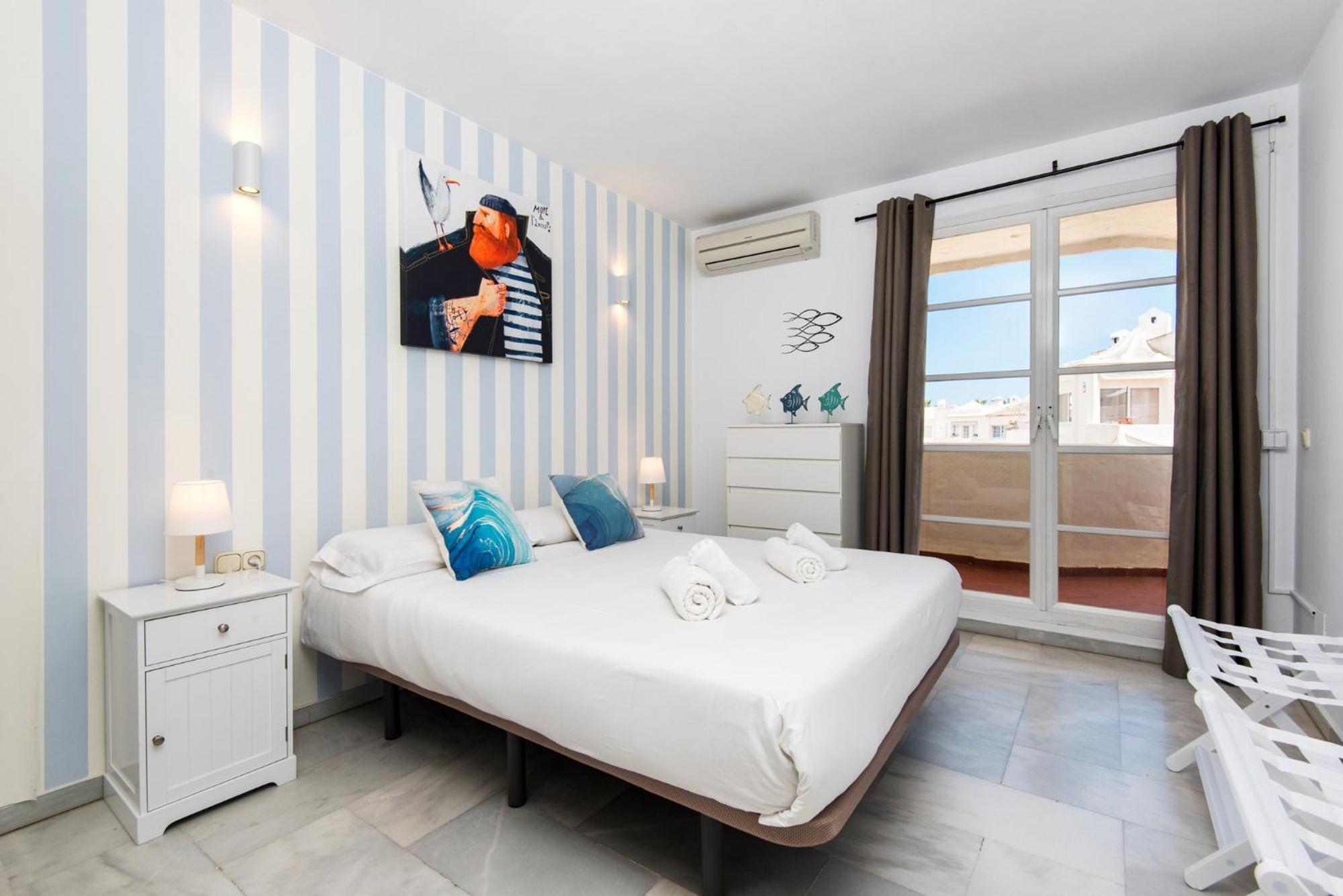 Apartmento En La Pequena Venecia, Puerto Marina ベナルマデナ エクステリア 写真